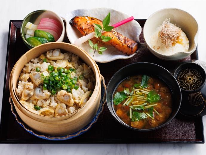 Fukagawa-meshi (traditional Japanese dish made with clams and rice)
