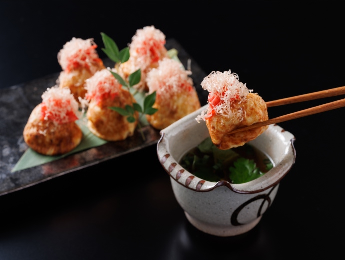 Akashiyaki to enjoy with dashi soup