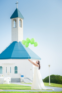 伊良湖　海の教会　新婦　風船