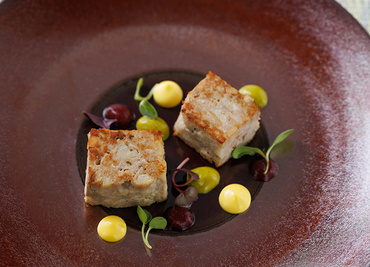 能登豚を使ったパテド カンパーニュのソテー 3種類のソース