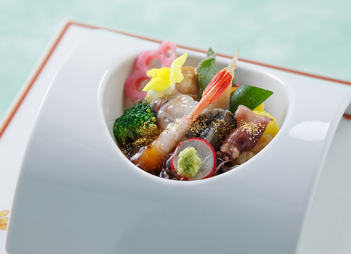 能登丼に見立てたチャイニーズオードブル～パフェスタイル～