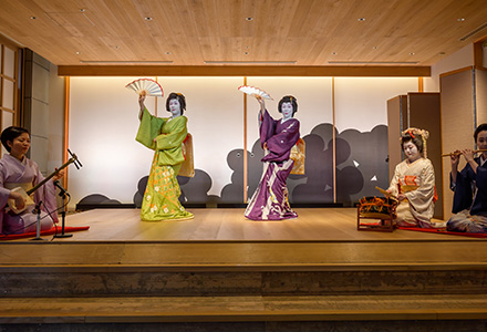 浅草芸者の踊り