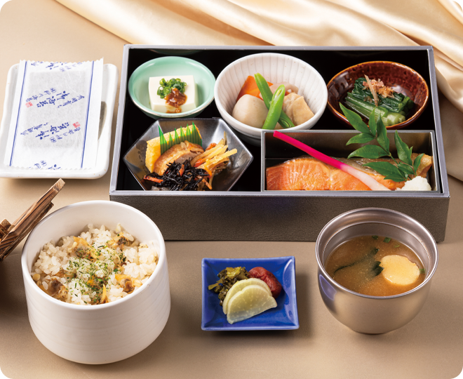 あさりの炊き込みご飯の和食膳